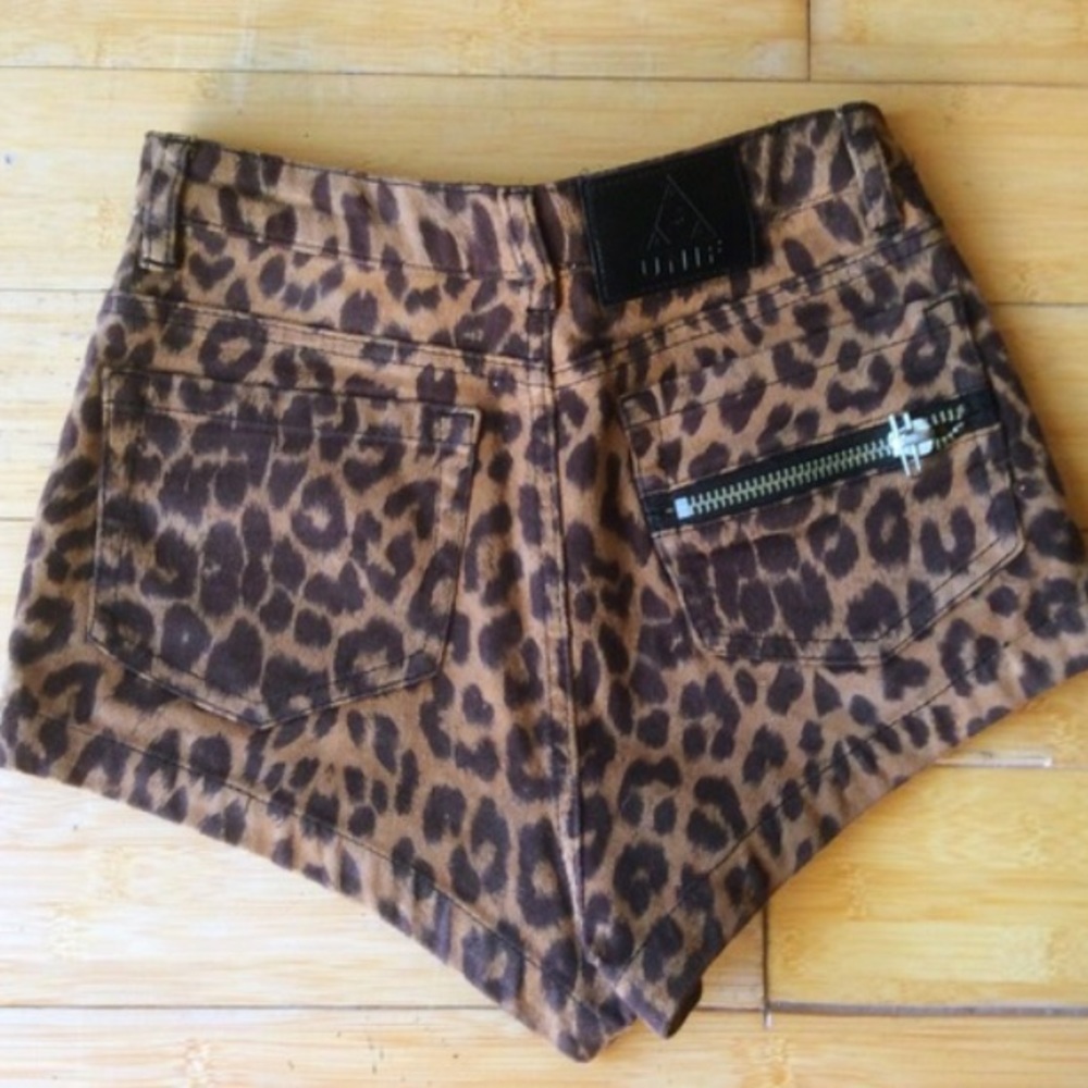 Unif Axl Leopard Print Shorts - image 6